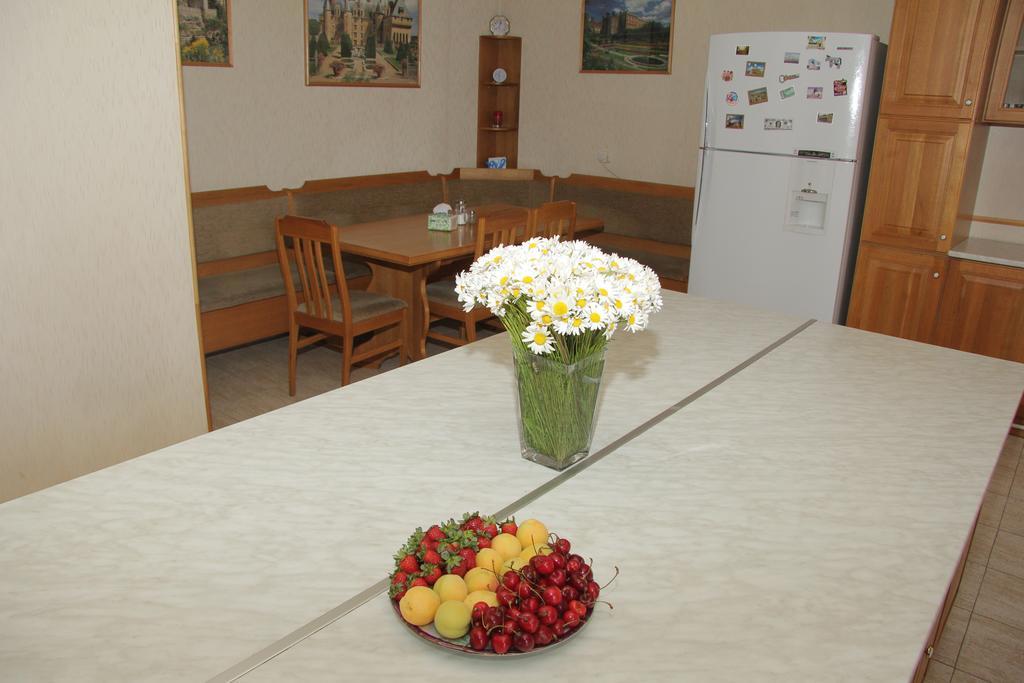 Rafael Hostel Jerevan Exteriör bild