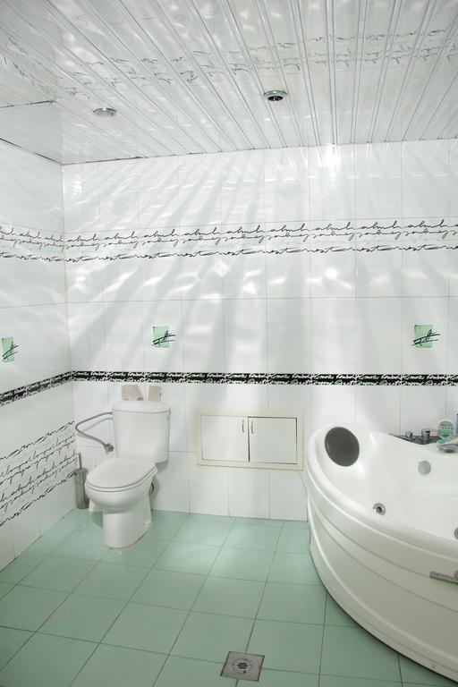 Rafael Hostel Jerevan Exteriör bild