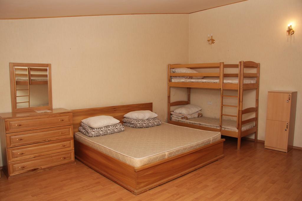 Rafael Hostel Jerevan Exteriör bild