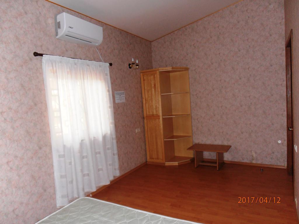 Rafael Hostel Jerevan Exteriör bild