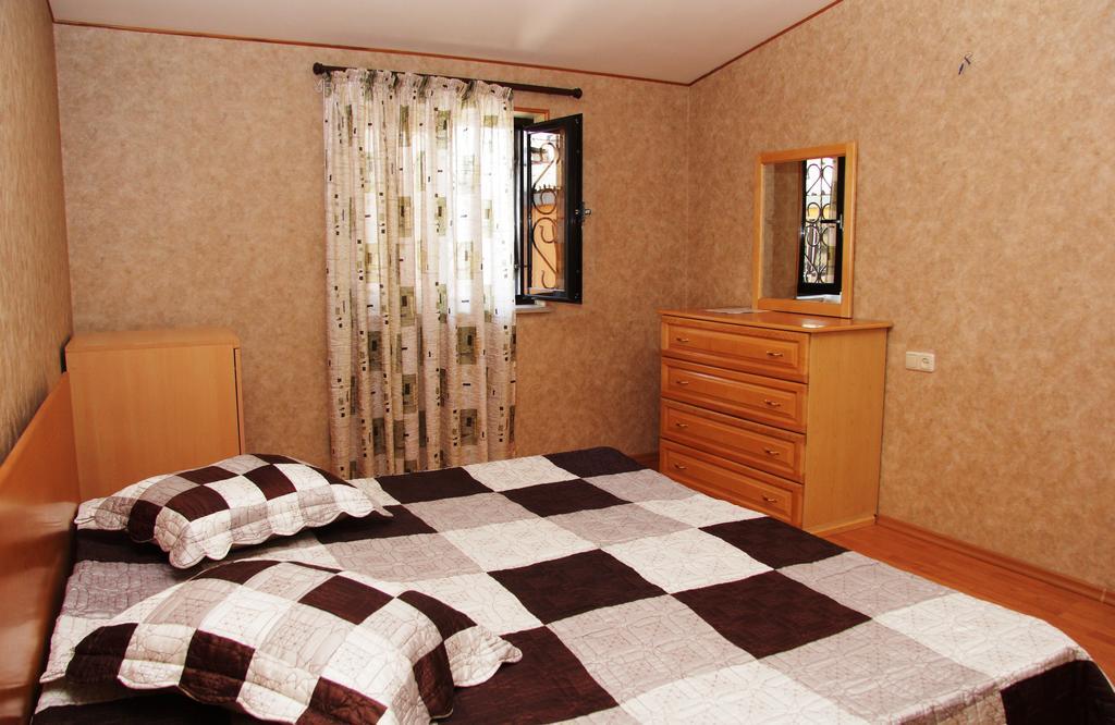Rafael Hostel Jerevan Exteriör bild