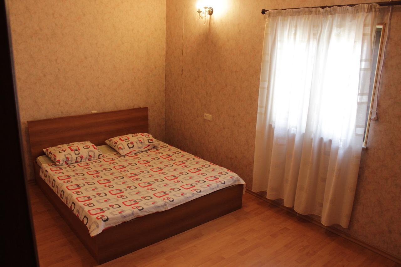 Rafael Hostel Jerevan Exteriör bild